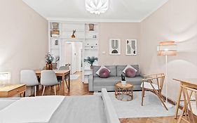Modern Apartment, 3 Min To 
